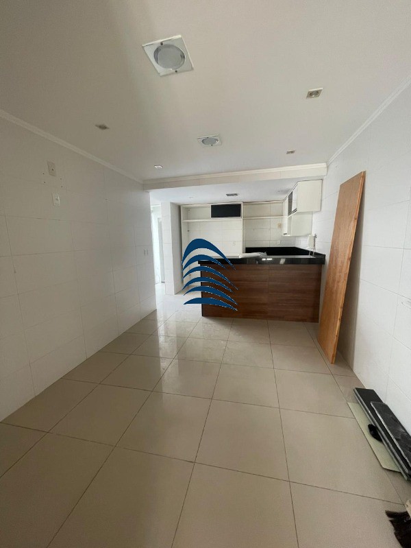 Casa à venda com 5 quartos, 160m² - Foto 3