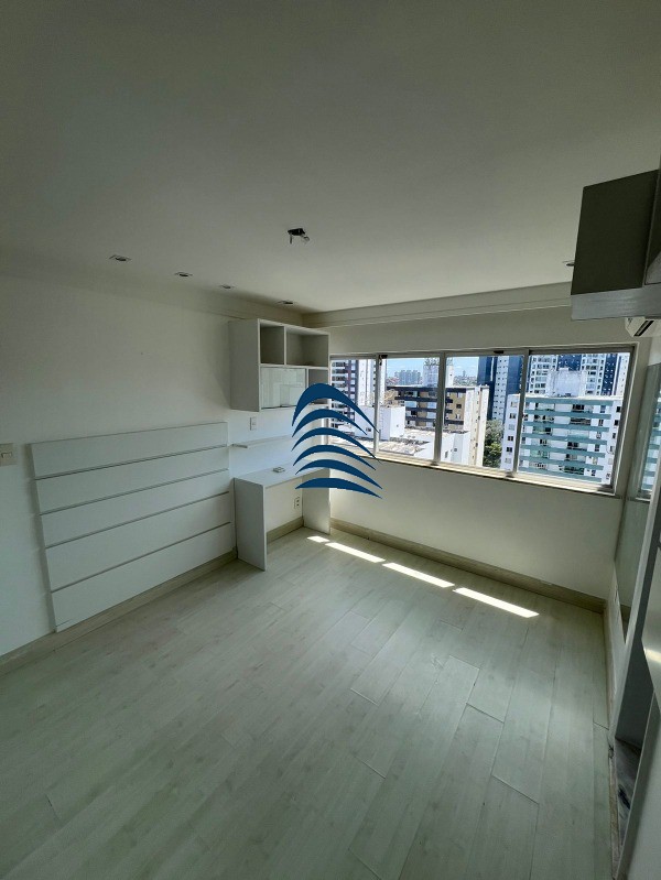 Apartamento à venda com 4 quartos, 140m² - Foto 1