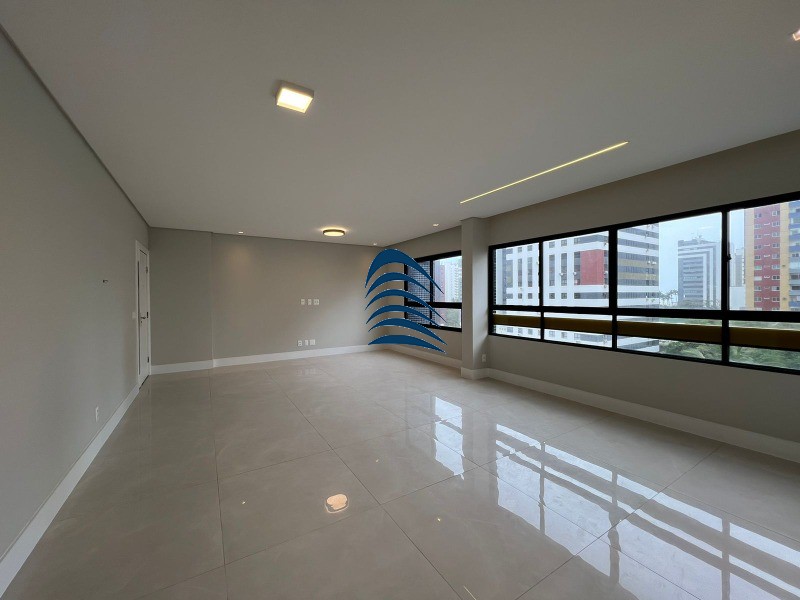 Apartamento à venda com 3 quartos, 118m² - Foto 1