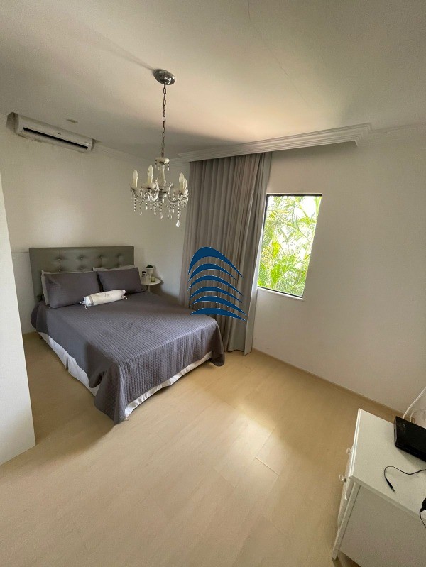 Casa à venda com 4 quartos, 241m² - Foto 14