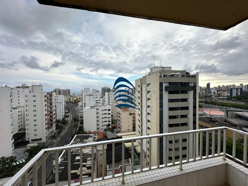 Cobertura à venda com 3 quartos, 220m² - Foto 1