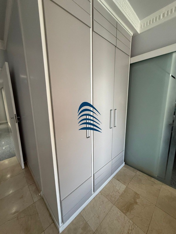 Apartamento à venda com 3 quartos, 207m² - Foto 9