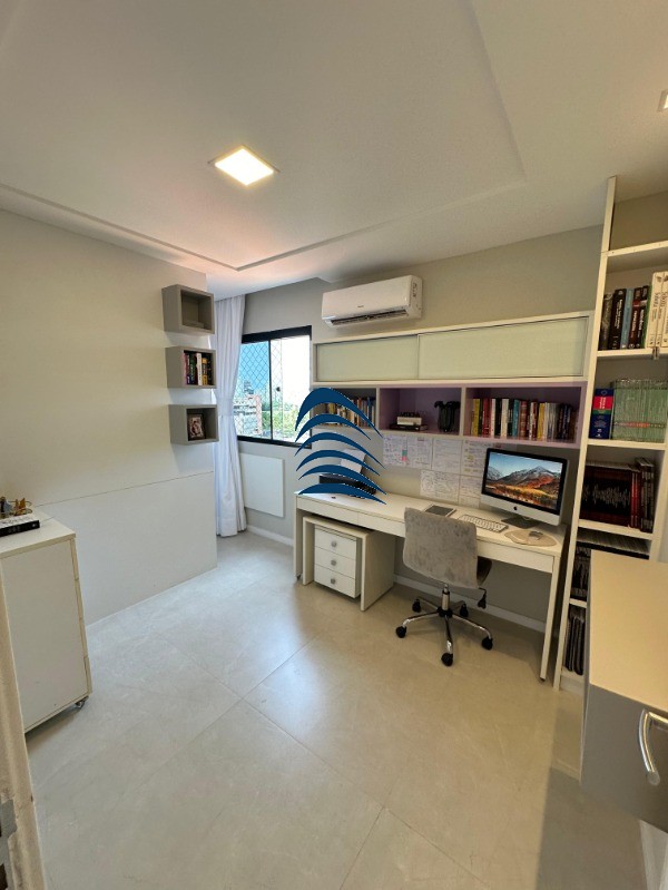 Apartamento à venda com 3 quartos, 150m² - Foto 5