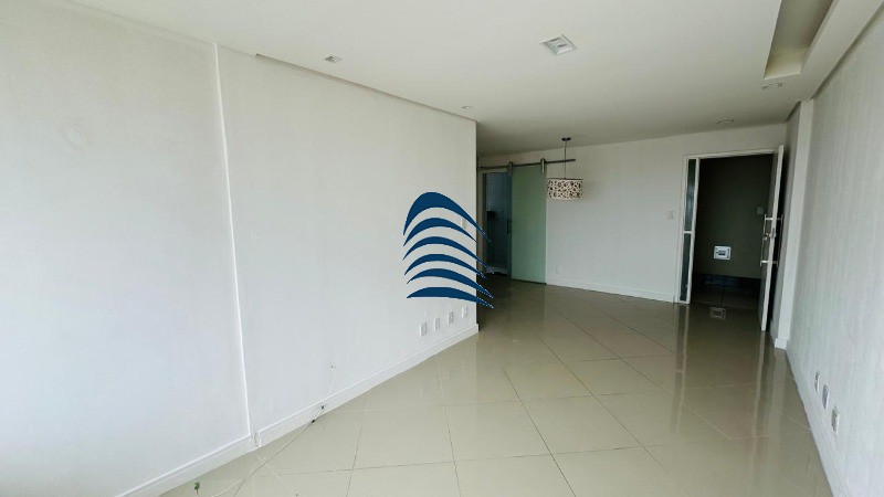 Apartamento à venda com 3 quartos, 98m² - Foto 2