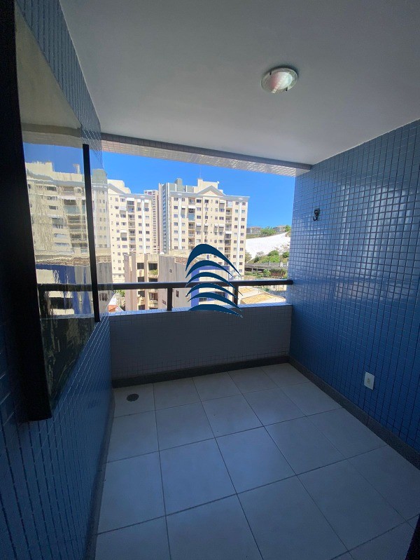 Apartamento à venda com 2 quartos, 63m² - Foto 1