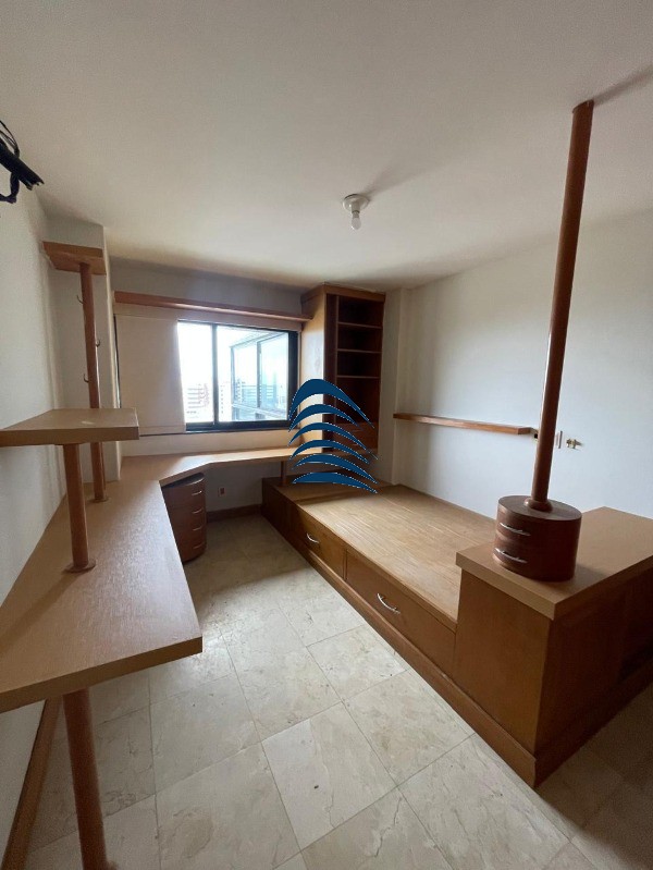 Apartamento à venda com 4 quartos, 298m² - Foto 4