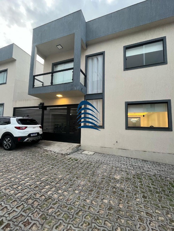 Casa à venda com 3 quartos, 165m² - Foto 1