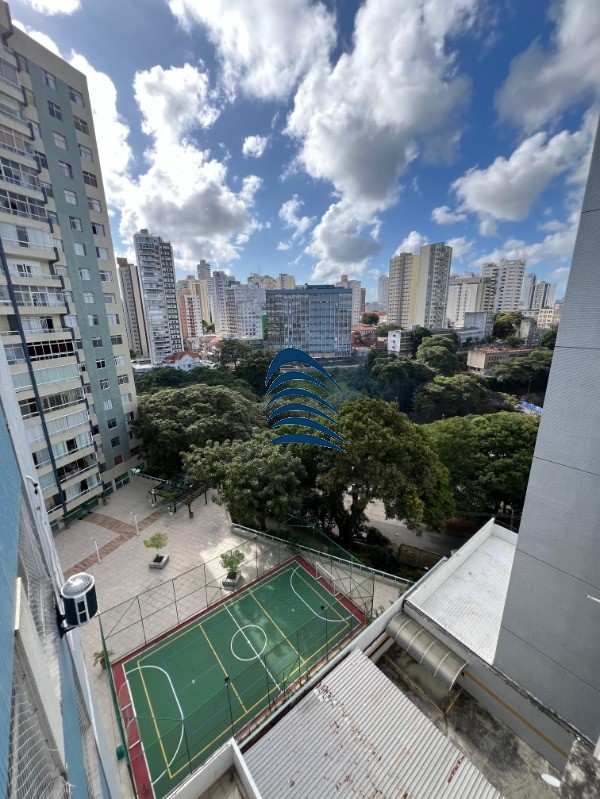 Apartamento à venda com 3 quartos, 144m² - Foto 3