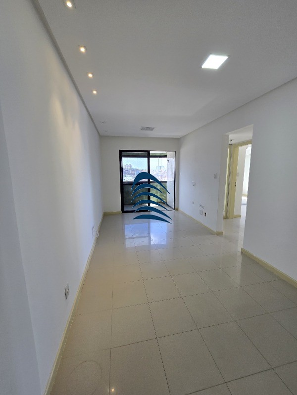 Apartamento à venda com 2 quartos, 64m² - Foto 32