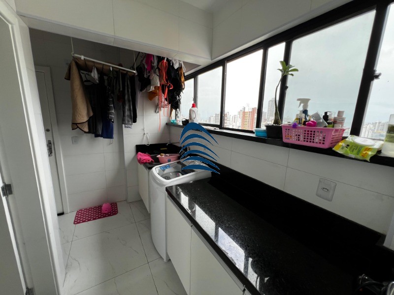 Apartamento à venda com 3 quartos, 200m² - Foto 3