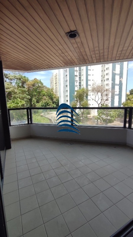 Apartamento à venda com 4 quartos, 211m² - Foto 1