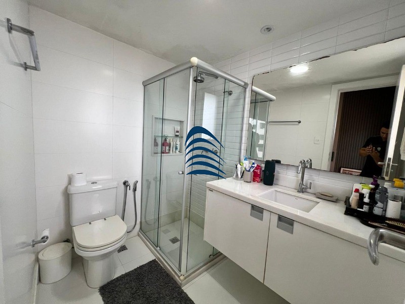 Apartamento à venda com 3 quartos, 228m² - Foto 10