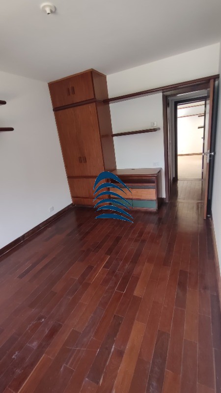 Apartamento à venda com 4 quartos, 211m² - Foto 17