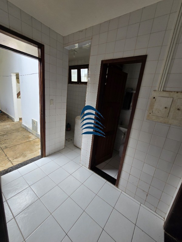 Apartamento à venda com 4 quartos, 300m² - Foto 2