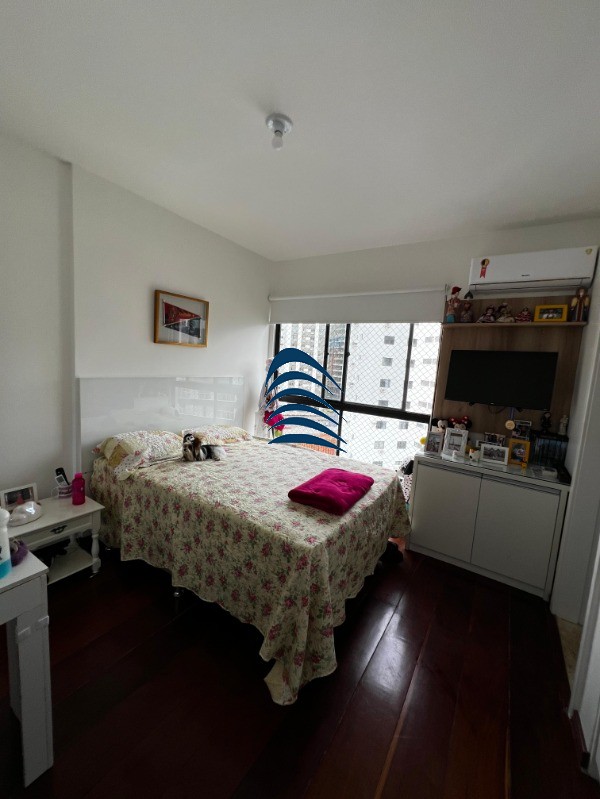 Apartamento à venda com 3 quartos, 200m² - Foto 9