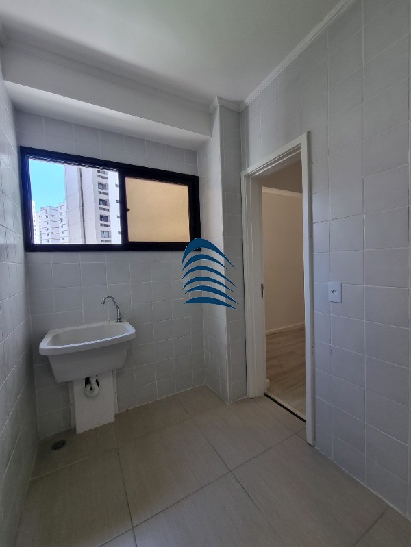 Apartamento à venda com 3 quartos, 94m² - Foto 2