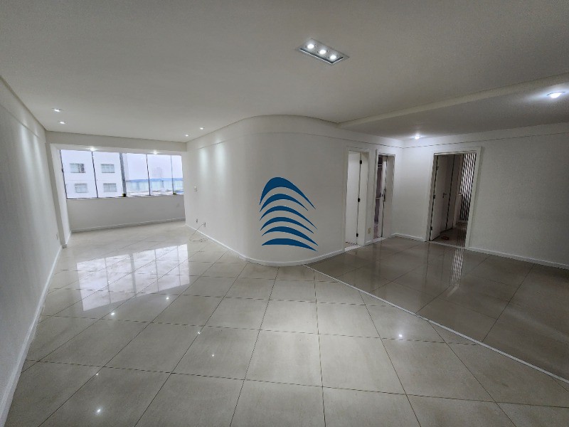 Apartamento à venda com 3 quartos, 127m² - Foto 1