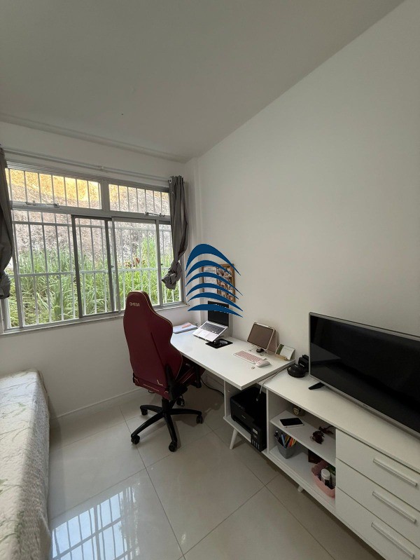 Apartamento à venda com 3 quartos, 130m² - Foto 2