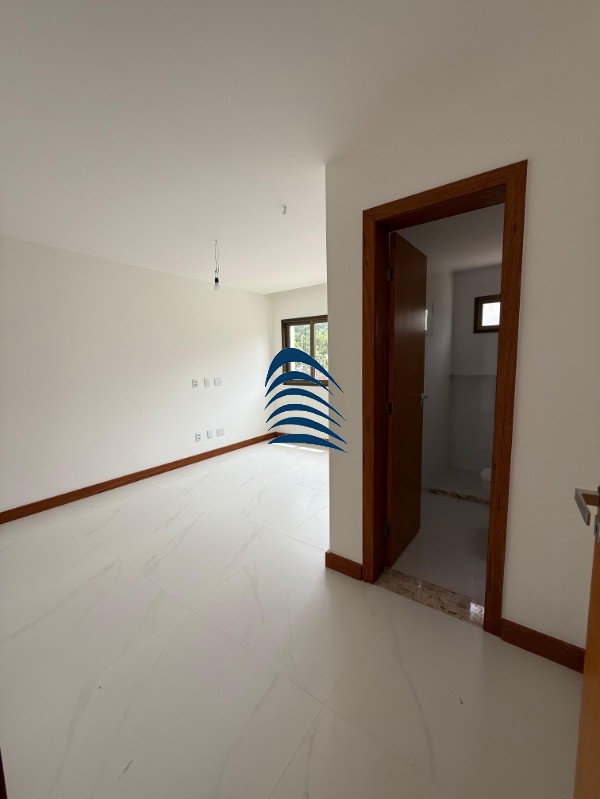 Casa à venda com 5 quartos, 206m² - Foto 11