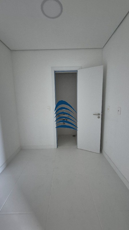 Apartamento à venda com 4 quartos, 209m² - Foto 25