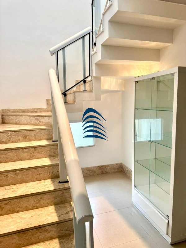 Casa à venda com 4 quartos, 325m² - Foto 18