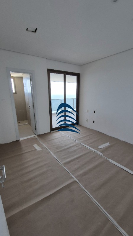 Apartamento à venda com 4 quartos, 209m² - Foto 7