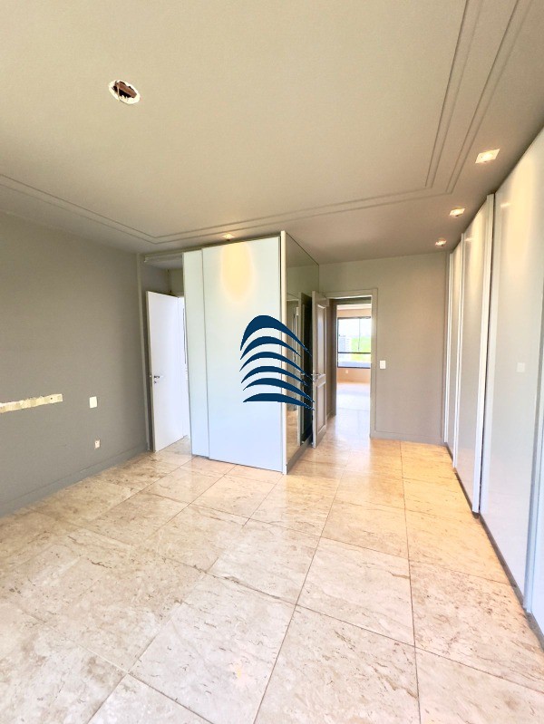 Apartamento à venda com 4 quartos, 243m² - Foto 10