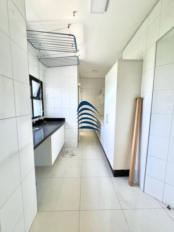 Apartamento à venda com 4 quartos, 243m² - Foto 12