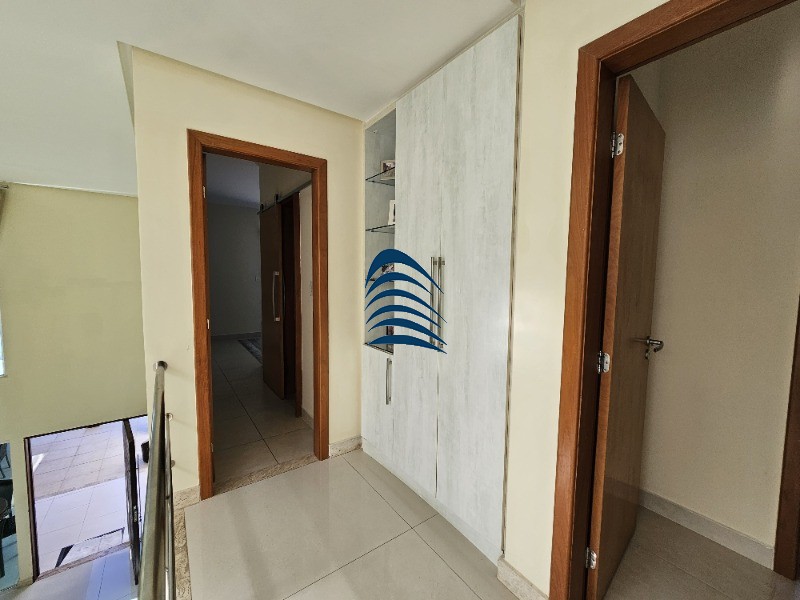 Casa, 4 quartos, 242 m² - Foto 2