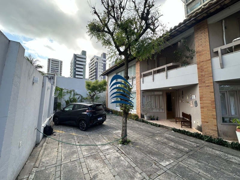 Casa, 4 quartos, 213 m² - Foto 1