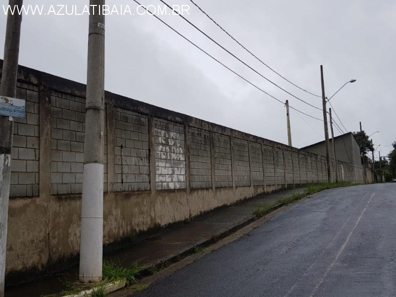 Área em bairro nobre de Atibaia, condomínio, prédio...