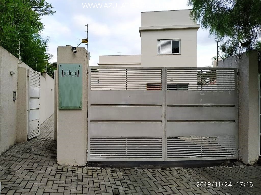 Sobrado em condomínio, bairro com ruas asfaltadas próximo a comércios e escolas...