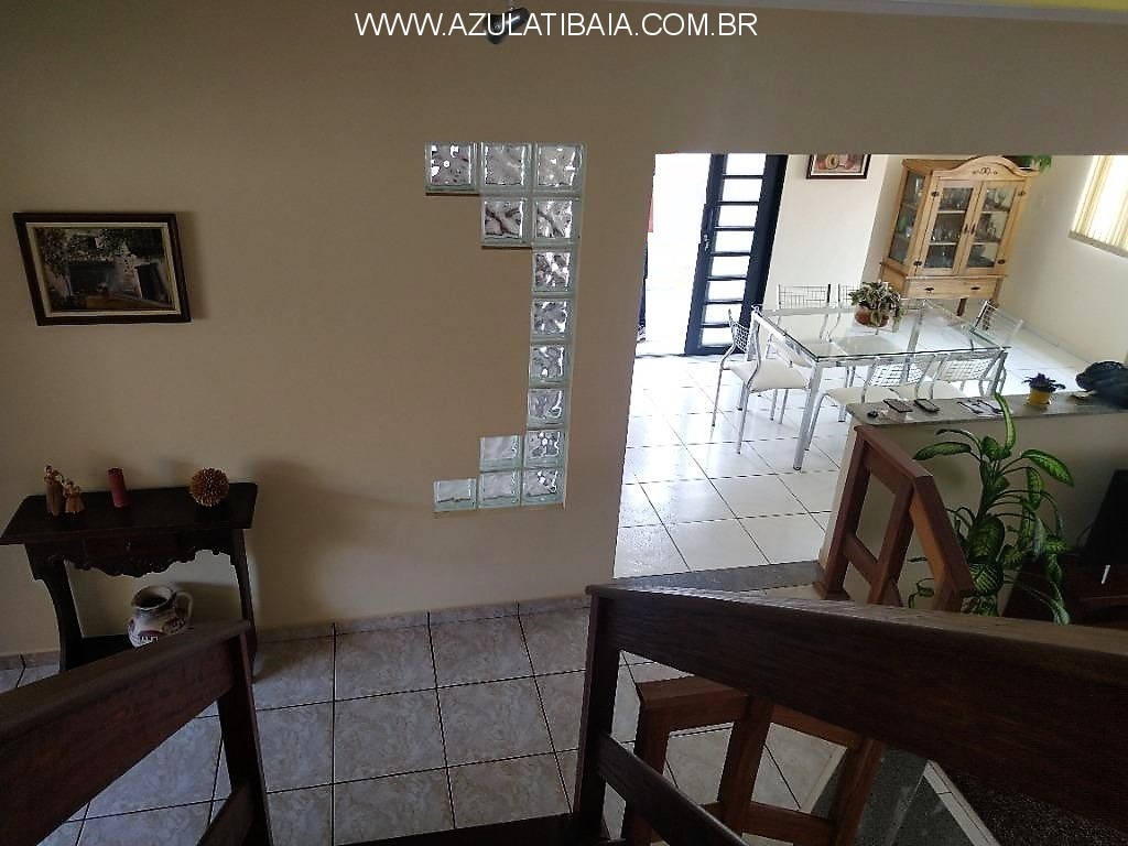 Casa à venda com 3 quartos, 231m² - Foto 3