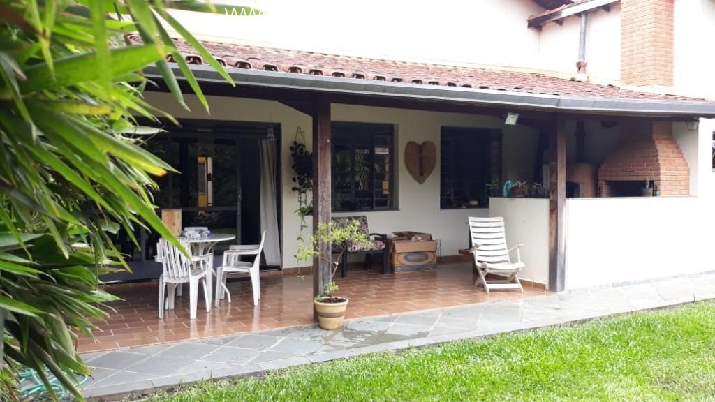 Casa a venda em Atibaia, Morumbi, excelente bairro residencial com ruas asfaltadas