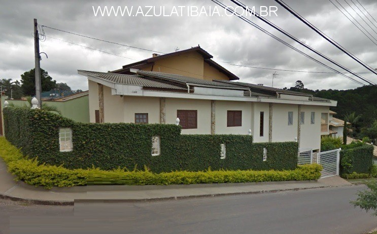 Casa Jardim Paulista, a poucas quadras da alameda Lucas Nogueira Garcez e seus comércios, escolas, bancos...