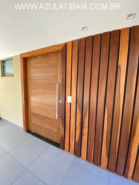 Casa à venda com 3 quartos, 252m² - Foto 2