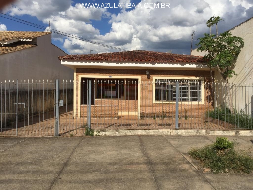 Casa uso comercial, Atibaia Alvinópolis próximo a comércios, escolas... 2 dormitórios, sala, cozinha, quintal...
