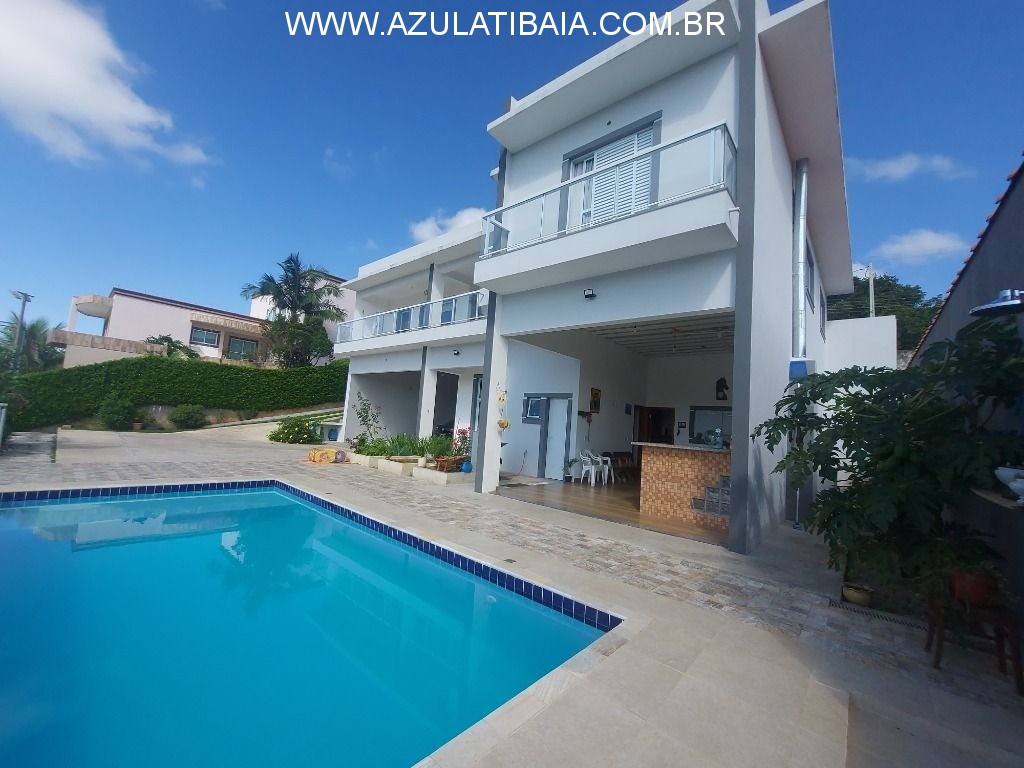Linda casa bem localizada em bairro tranquilo de Atibaia - SP