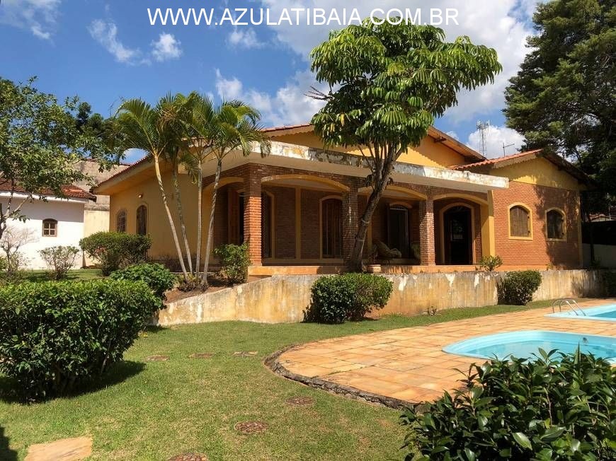 Casa no Jardim Paulista Atibaia, com 835,00m² de terreno a poucas quadras da alameda Lucas