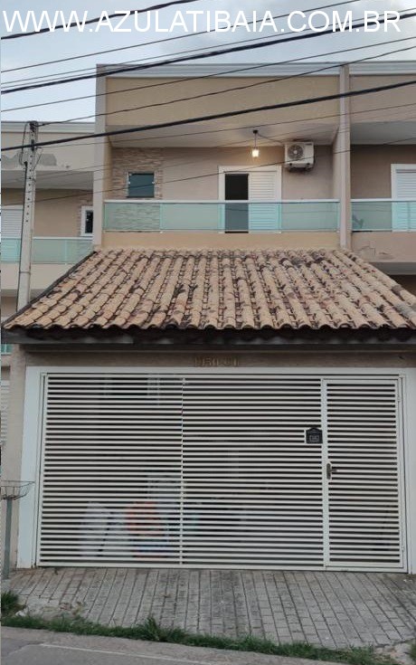Sobrado em Atibaia, excelente localização, proximo a alameda Lucas Nogueira Garcez e seus comércios, escolas, bancos...