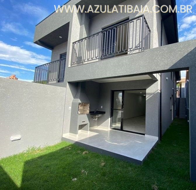 Belo sobrado em Atibaia, Jardim Maristela bairro residencial com ruas asfaltadas