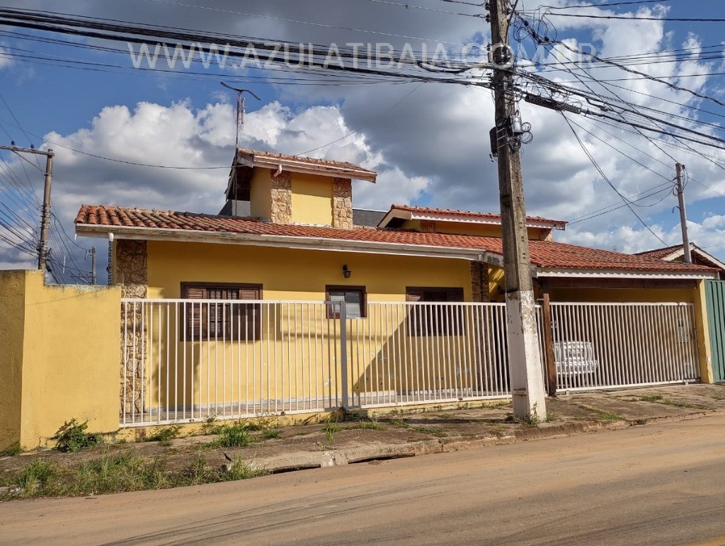 Casa térrea em ótima localização em Atibaia - SP Bairro Morumbi
