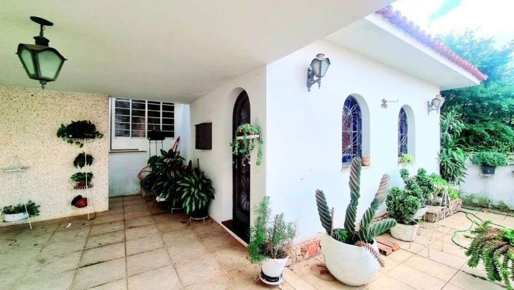 Casa no centro de Atibaia uso comercial ou residencial
