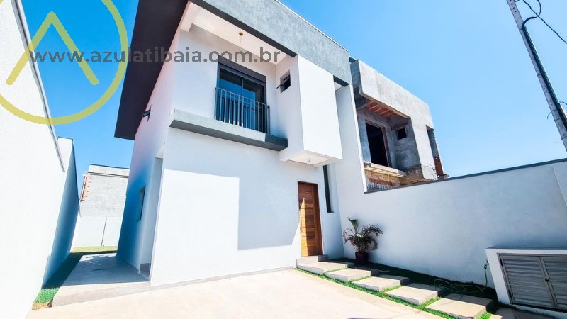 Encantadora casa, situada no prestigiado Loteamento Bella Atibaia, .