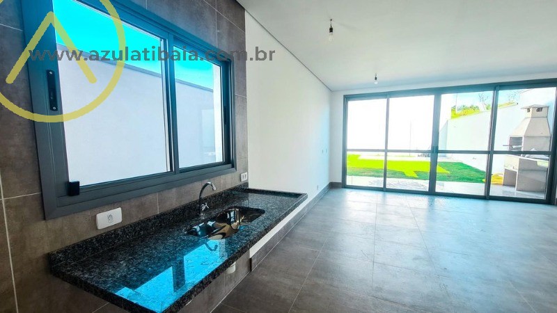 Encantadora casa, situada no prestigiado Loteamento Bella Atibaia, .