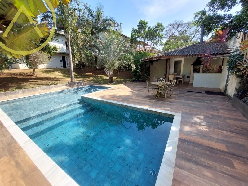 Casa térrea com 3 suites em Atibaia, deslumbrante bairro residencial!