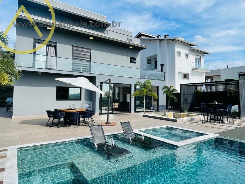 Casa à venda no Condomínio Porto Atibaia. portaria, rondas e um clube de lazer