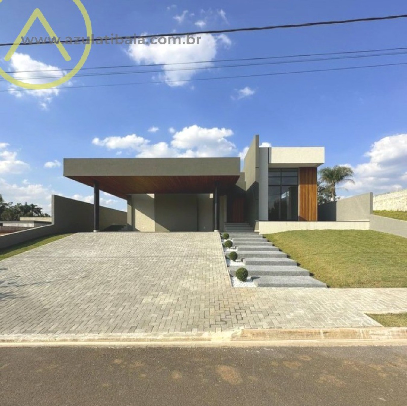 Casa em condominio com 4 suites, projeto contemporâneo repleto de iluminação natural.