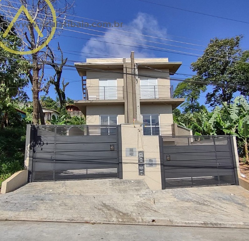 Sobrado novo com 3 dormitórios, amplo terreno de 247,00m²