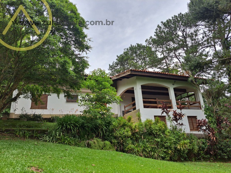 Chacara a venda, 4 dormitórios, e uma vista deslumbrante da região.